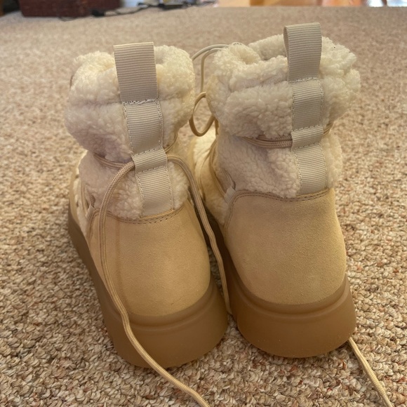 Hunter Beige Shearling Winter Boots - Picture 7 of 11